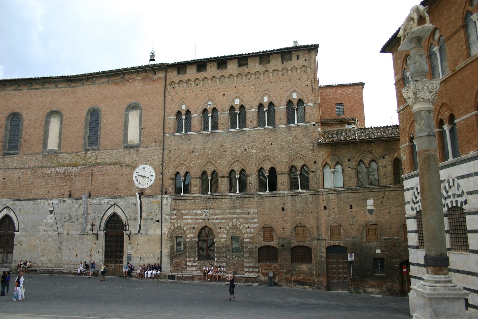 Santa%20Maria%20della%20Scala%2C%20Siena%2C%20Italy%20-%2002.JPG